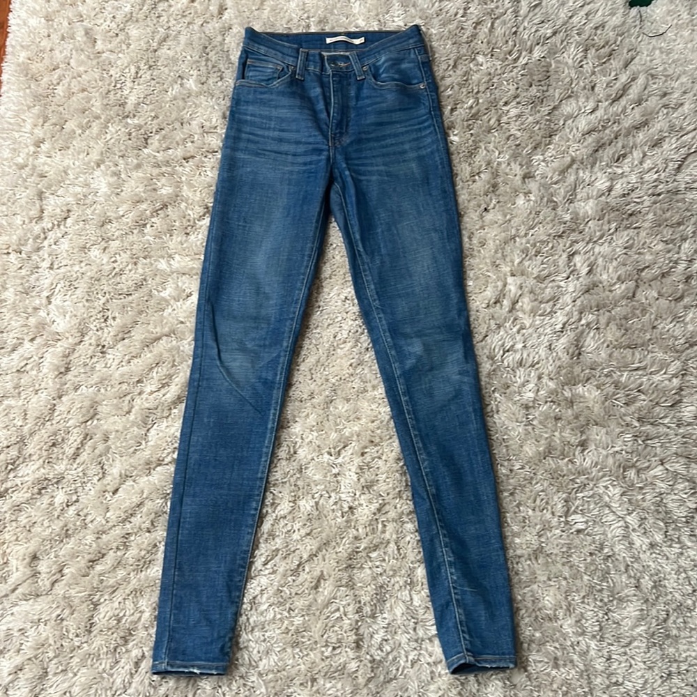 Women’s Jeans by LEVI
Size 25x30
Mile High Super Skinny  Levi Jeans